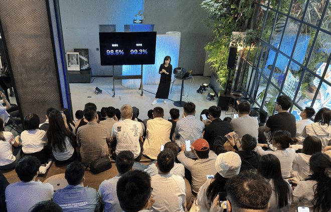 从健康监测到生命守护:Apple Watch科技创新与人文关怀交织的十年(图1)